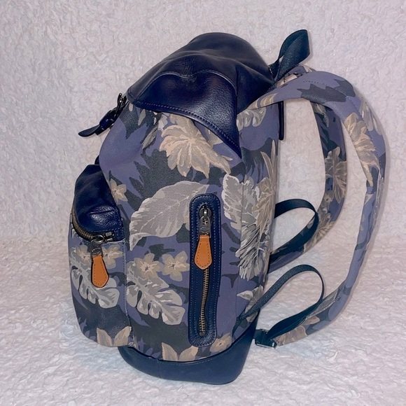 coach camo drw backpack Outlet West In Signature Print Quilted nylon and buffalo Color:Holographic Black Excursion Spinning Combo Series-Name__Serrano